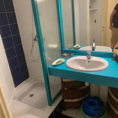 Apartment Dans Pour 4 Personnes A Port Camargue Le Grau-du-Roi