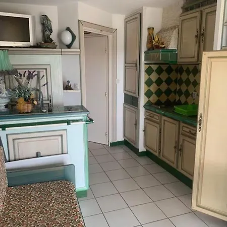 Apartment Dans Pour 4 Personnes A Port Camargue